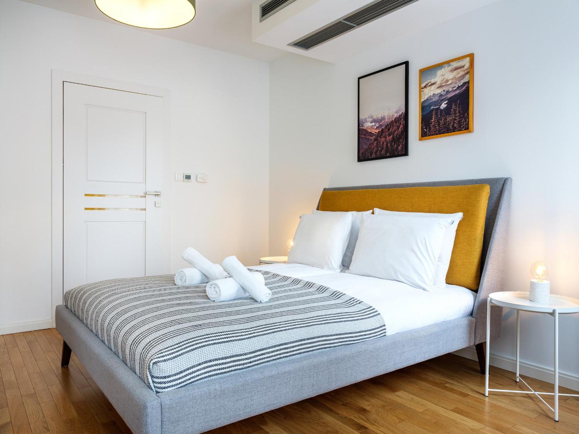 Modern Central Apartment W. Parking By Tyzenhauz Krakow Bagian luar foto
